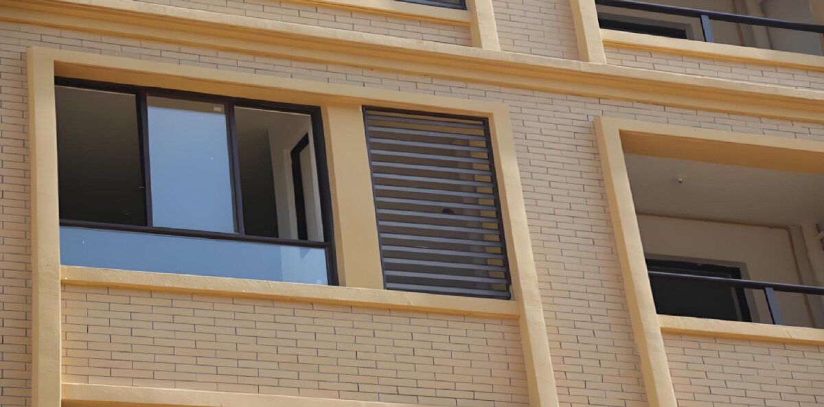 房屋外墻門窗滲水、開裂修繕！(圖1)